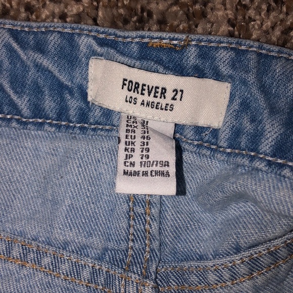 Denim shorts - Picture 3 of 3